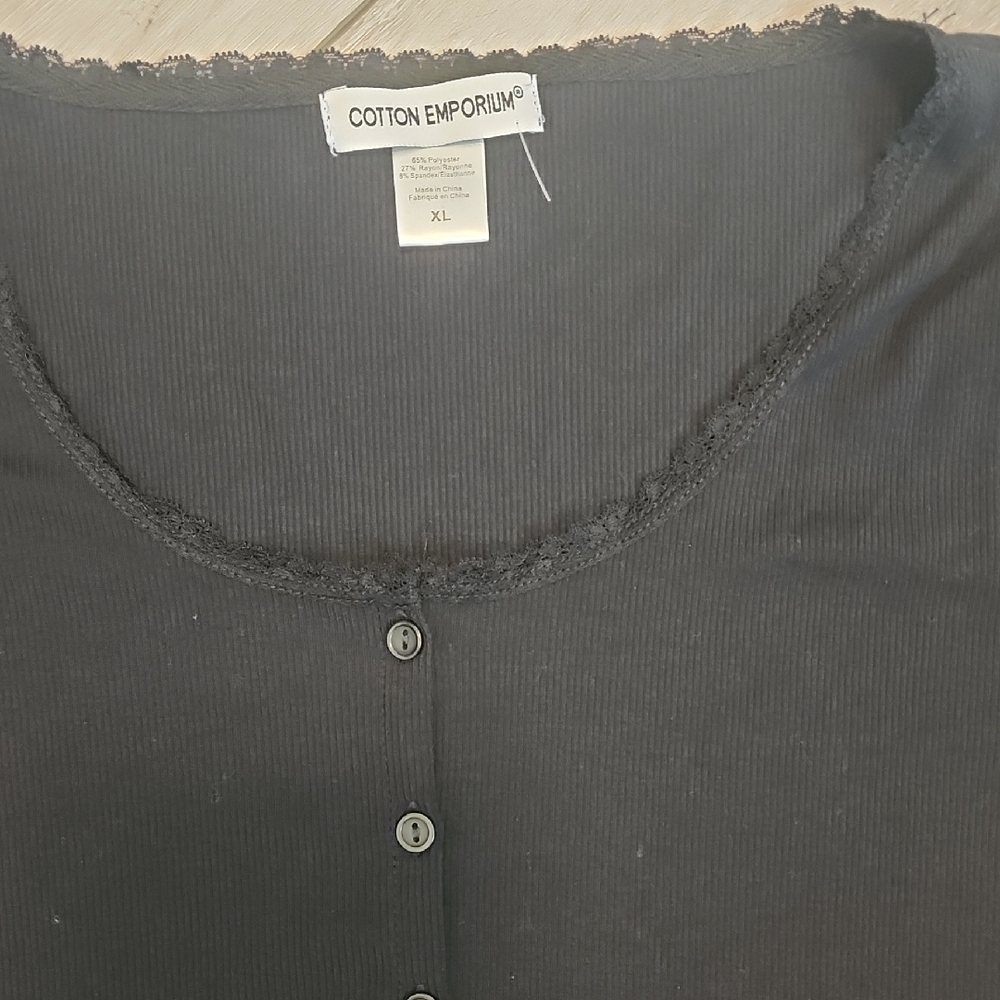 Cotton Emporium Black Button-Up Women's Top - Picture 2 of 2
